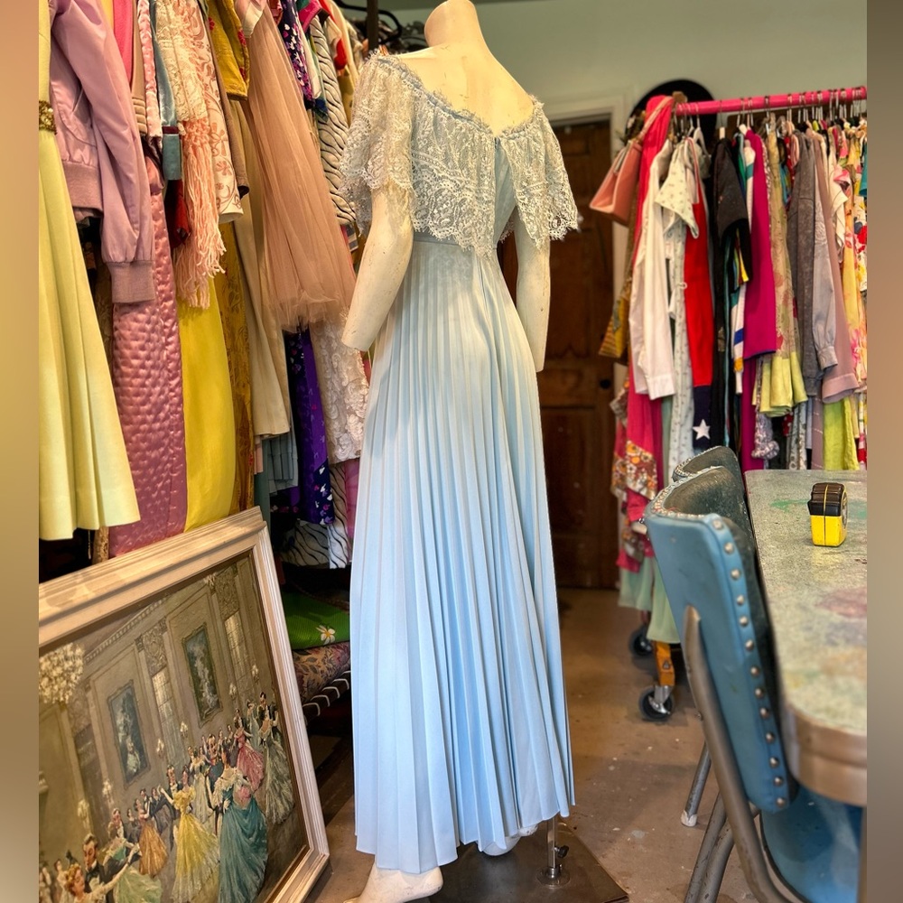 70s Lace Gown - Picture 6 of 14